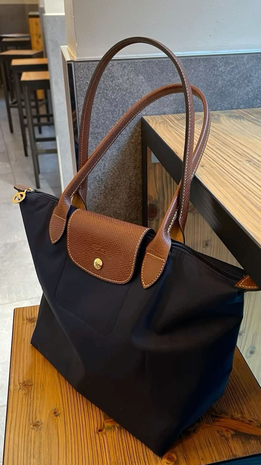 08. Elegant Tote Bag