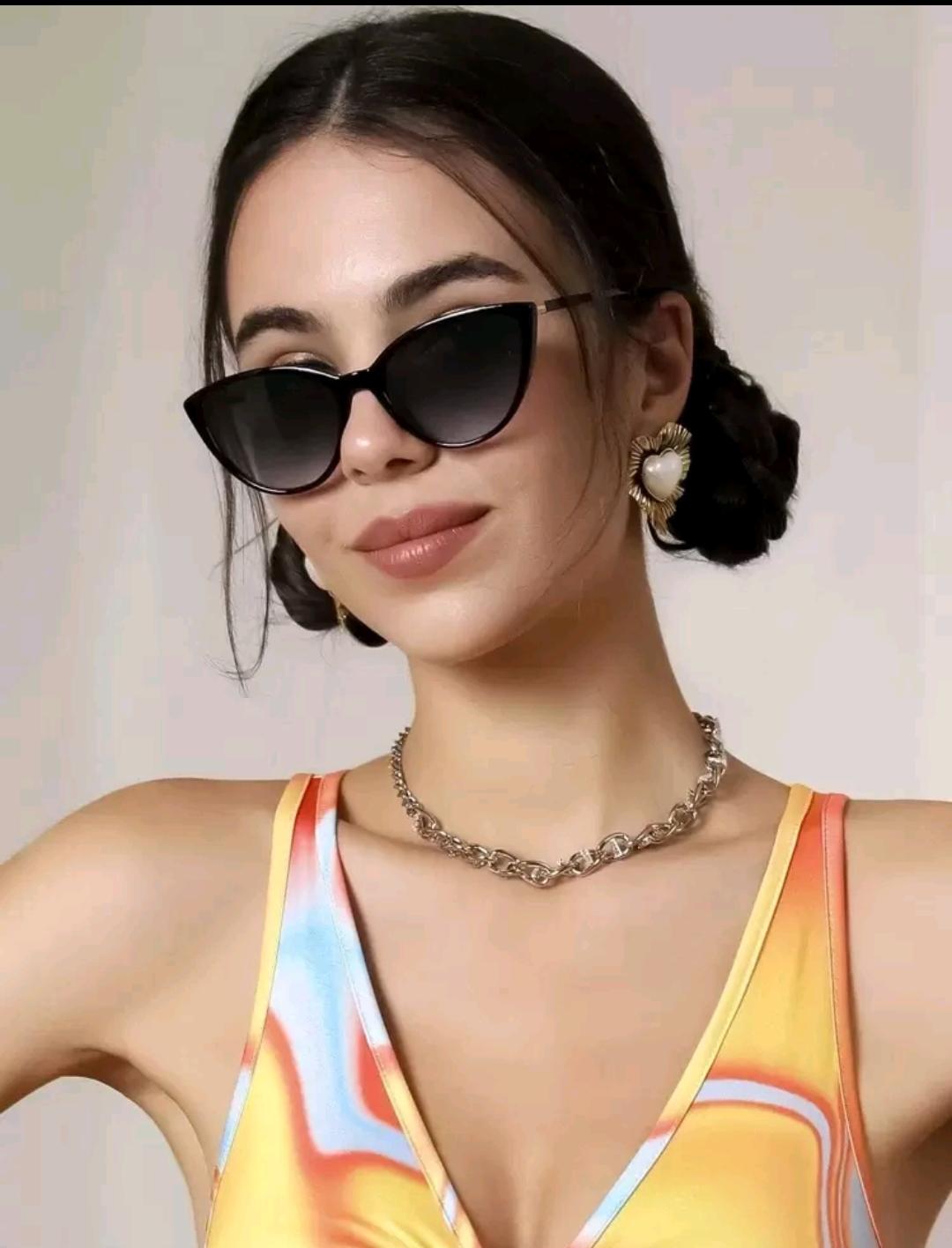 07. Black Pointed Cat-Eye Sunglasses