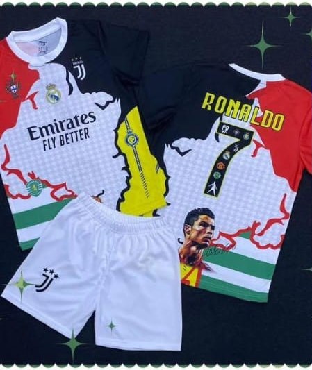 12. Ronaldo 7 Multi-Club Emirates Kit (2pc)