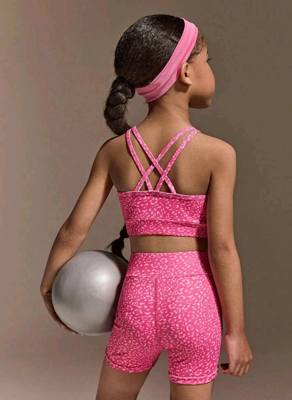 10. Girls Yoga Outfit